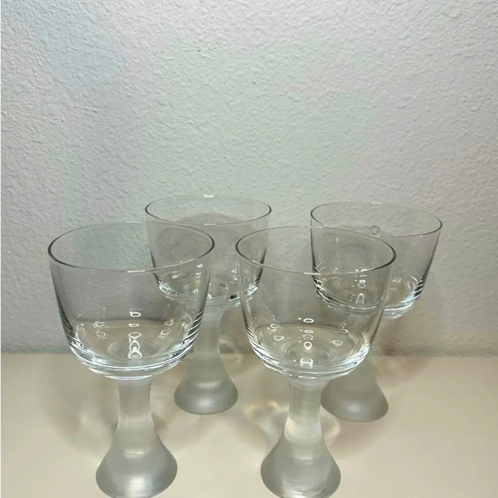 Vintage Retro Handblown Water Wine Glasses. With Frosted Pedestal Stem Set Of 4